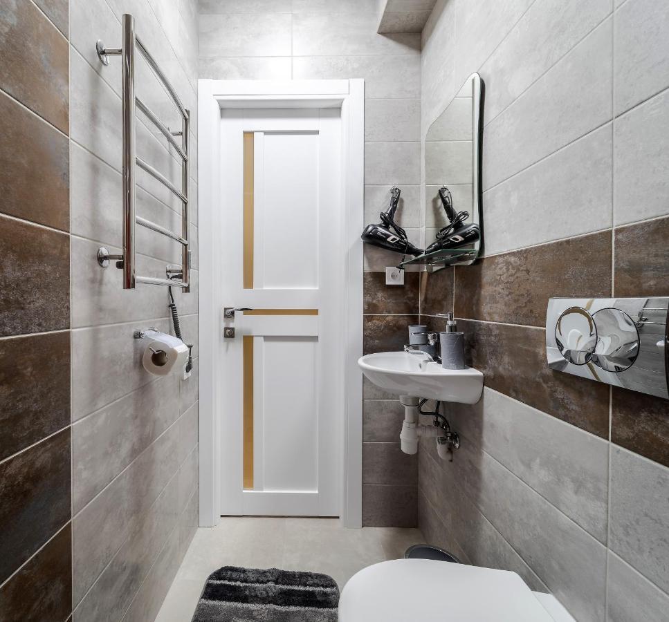Golden Violin ! Apartments Lviv T المظهر الخارجي الصورة