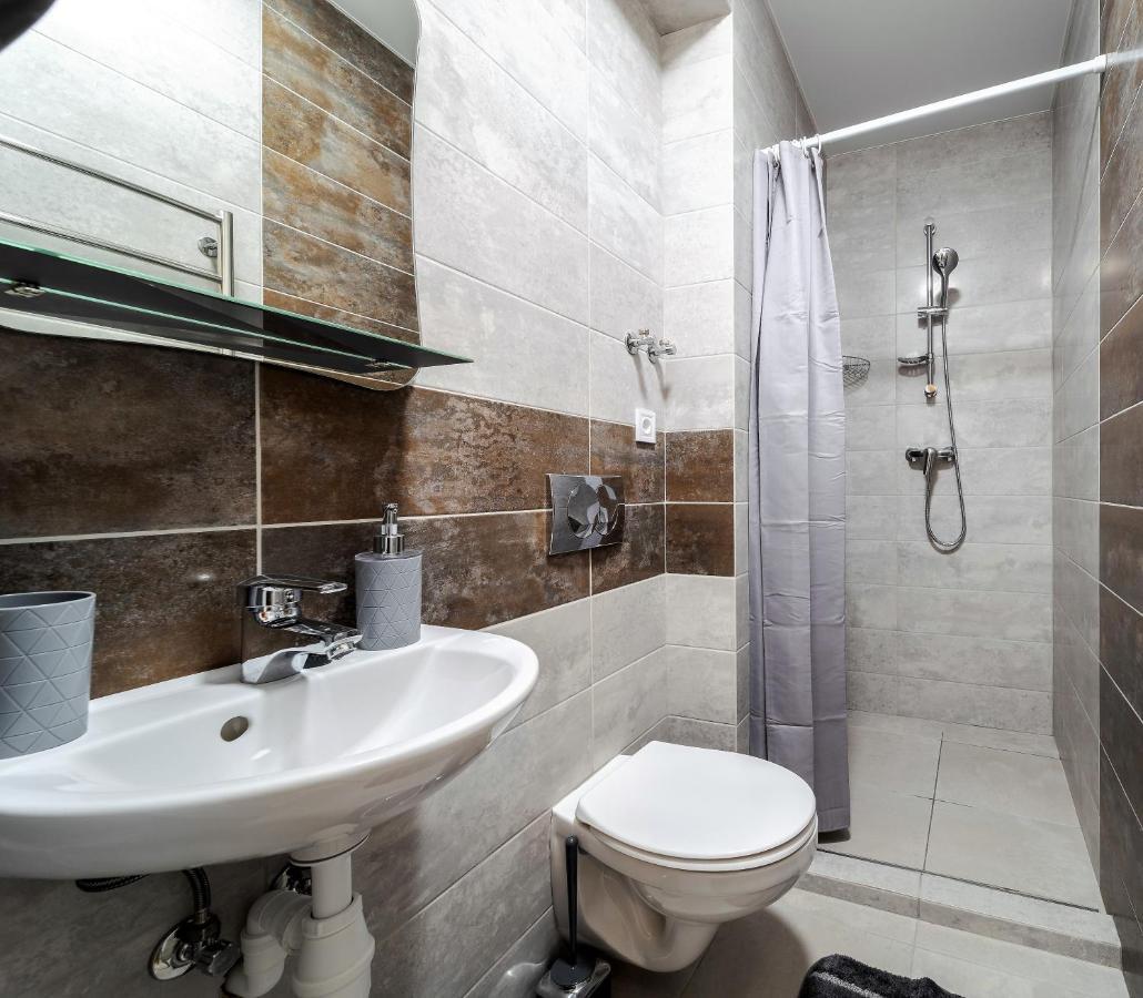 Golden Violin ! Apartments Lviv T المظهر الخارجي الصورة