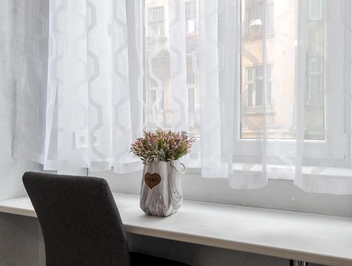 Golden Violin ! Apartments Lviv T المظهر الخارجي الصورة