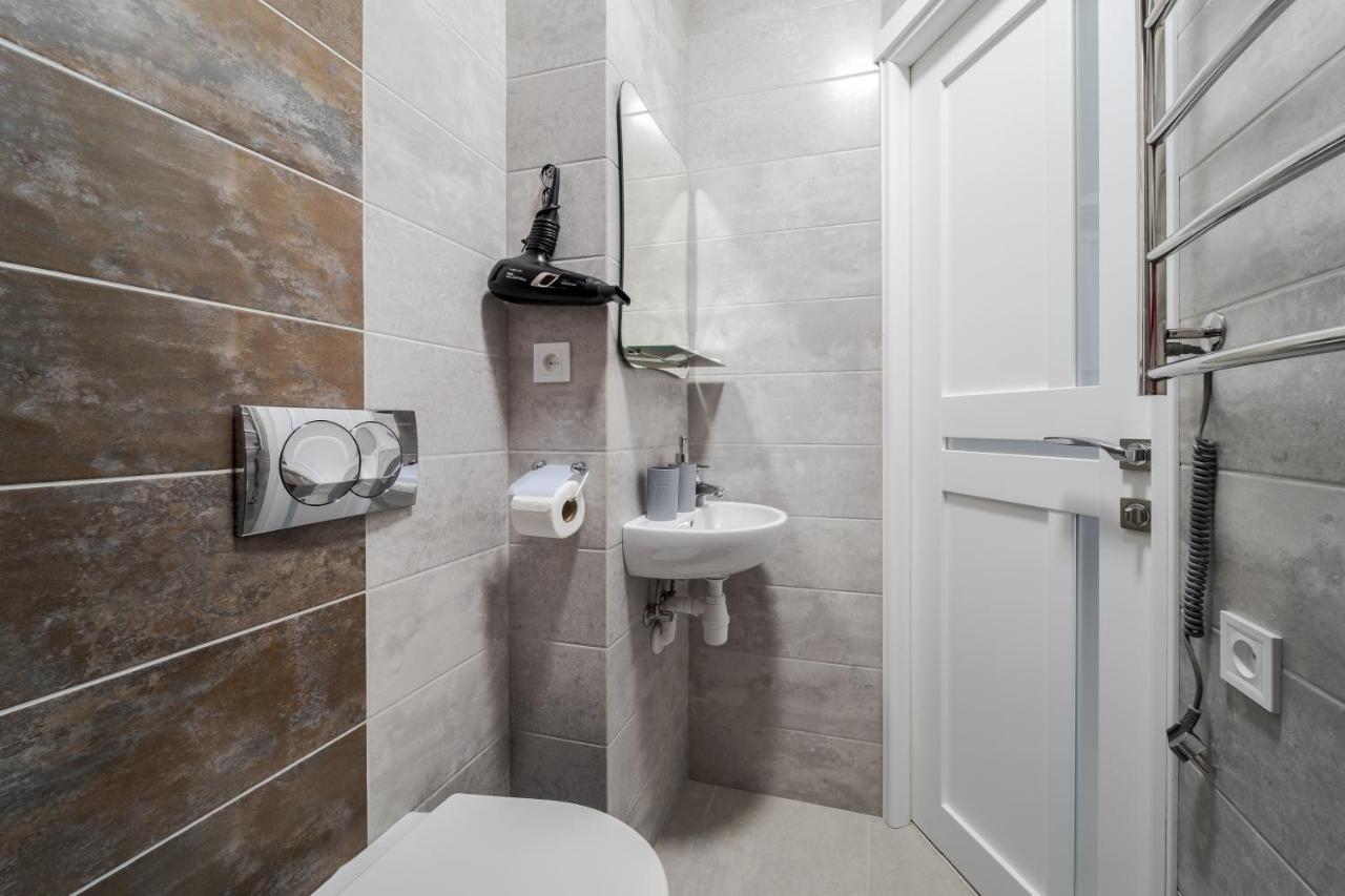 Golden Violin ! Apartments Lviv T المظهر الخارجي الصورة